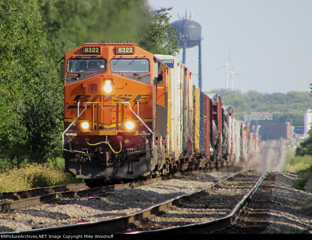 BNSF 8322